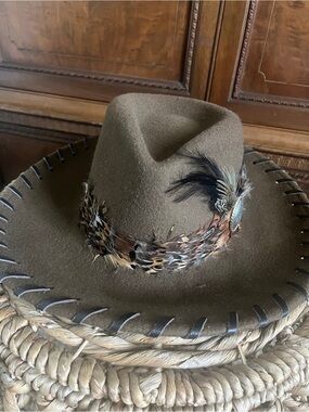 Laura Ingalls Woman’s felt and leather hat with silver Concho and feathers
